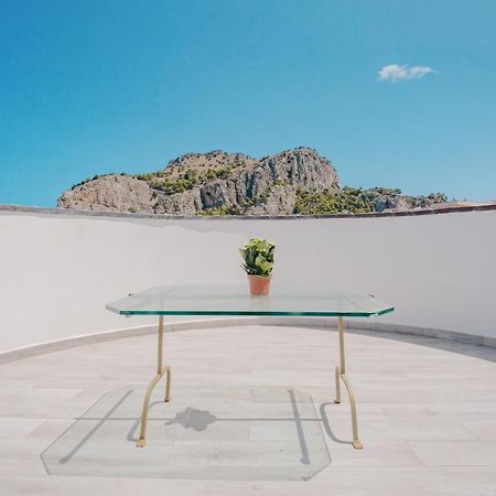 Modern Apartment With Exclusive Terrace By Wonderful Italy เชฟาลู ภายนอก รูปภาพ